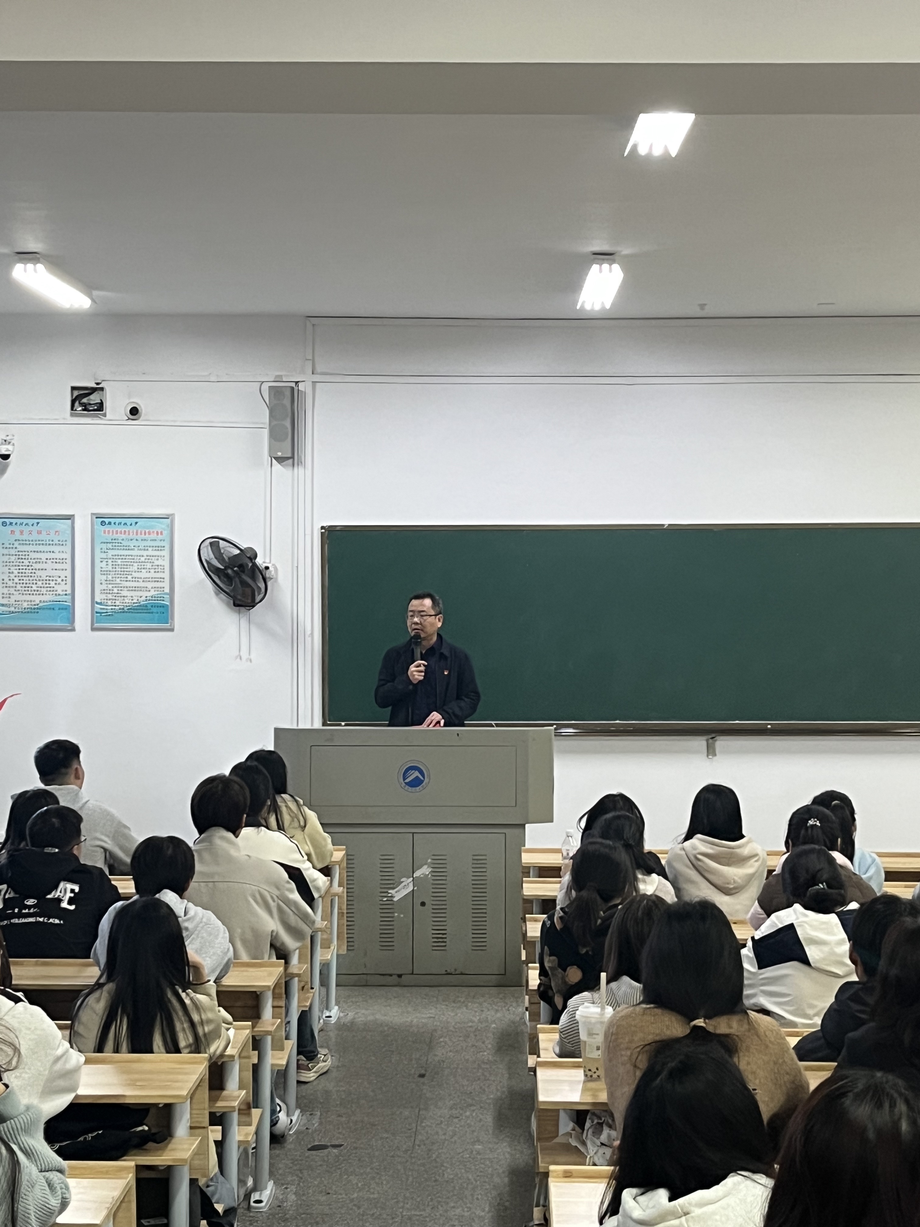 1eaad95b76324983ab85a9cc67174ad5.png 4165BF938A55D1F8E050A08DD3279A11.png