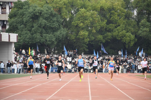 9b71e73dd7de4c0b98862921397077d9.png 张伟 疯子路.png